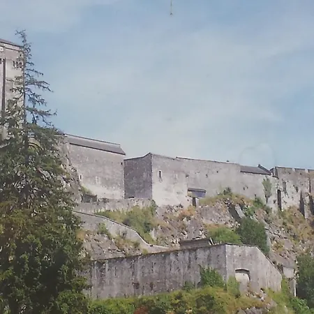 Du Chateau 2*